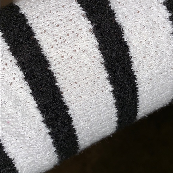 Sweater🍂🍂🍂 - Picture 3 of 4